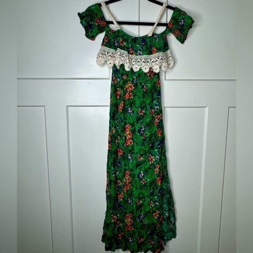 NO BOUNDARIES floral maxi dress